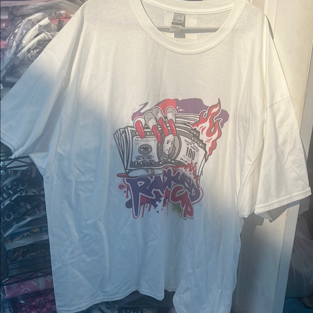 White Graphic T-Shirt with Money Design Unjsex size 3x
